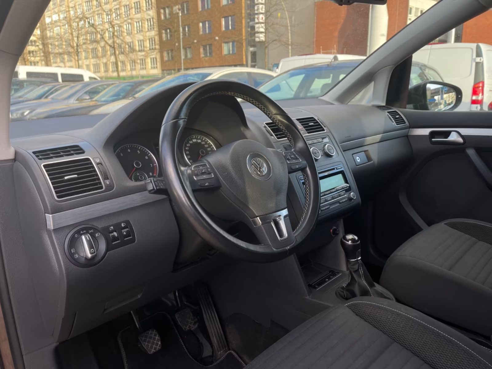 Volkswagen Touran – Bild 8